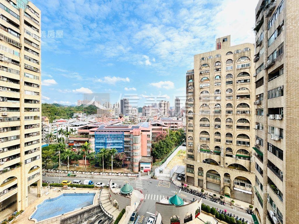 雅典王朝Ｂ區高樓四房房屋室內格局與周邊環境