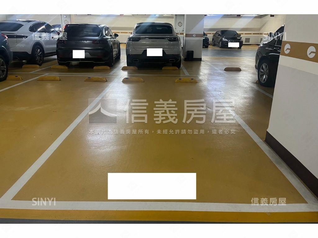 遠雄朝南大空間３房車位房屋室內格局與周邊環境