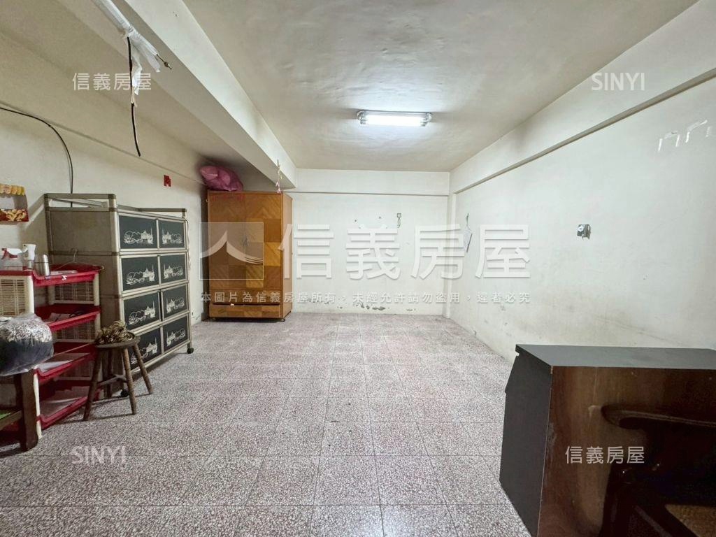 兵仔市６米活巷車庫透天房屋室內格局與周邊環境