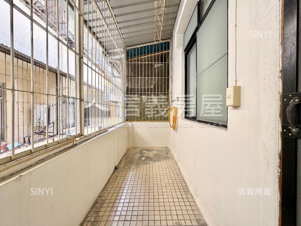 兵仔市約６米活巷車庫透天房屋室內格局與周邊環境