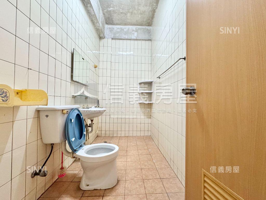 兵仔市約６米活巷車庫透天房屋室內格局與周邊環境