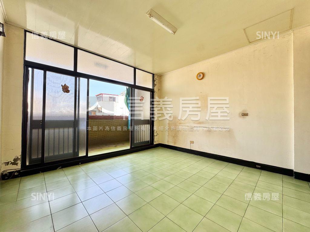 兵仔市約６米活巷車庫透天房屋室內格局與周邊環境