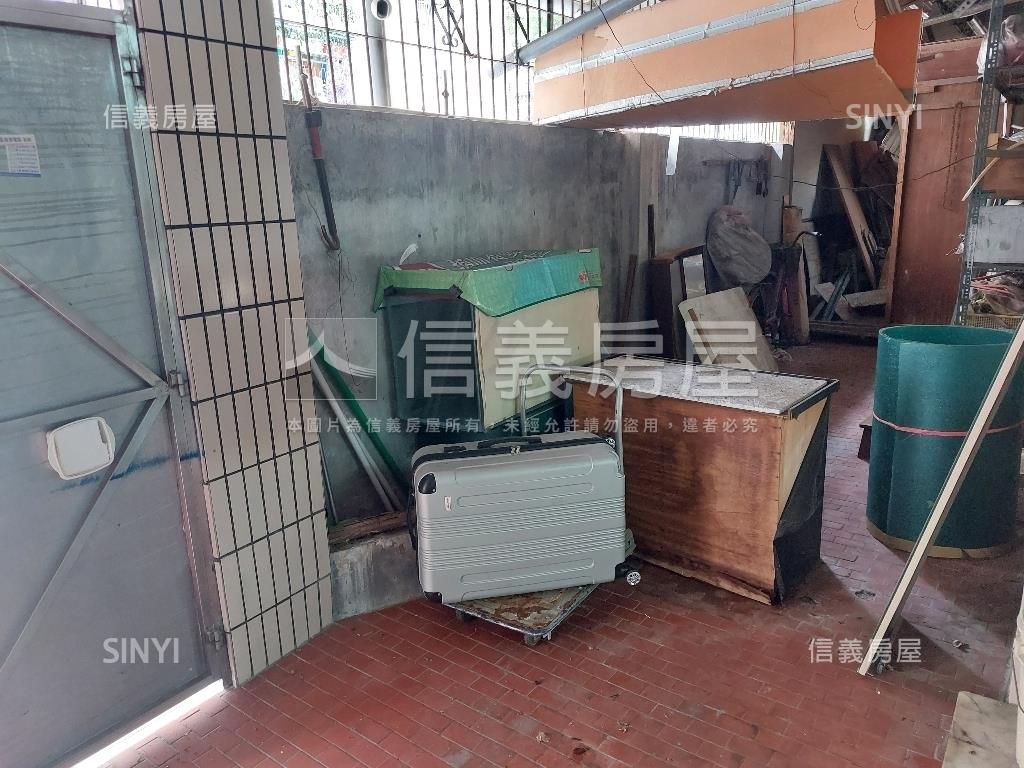 民生路這一樓空間好大房屋室內格局與周邊環境