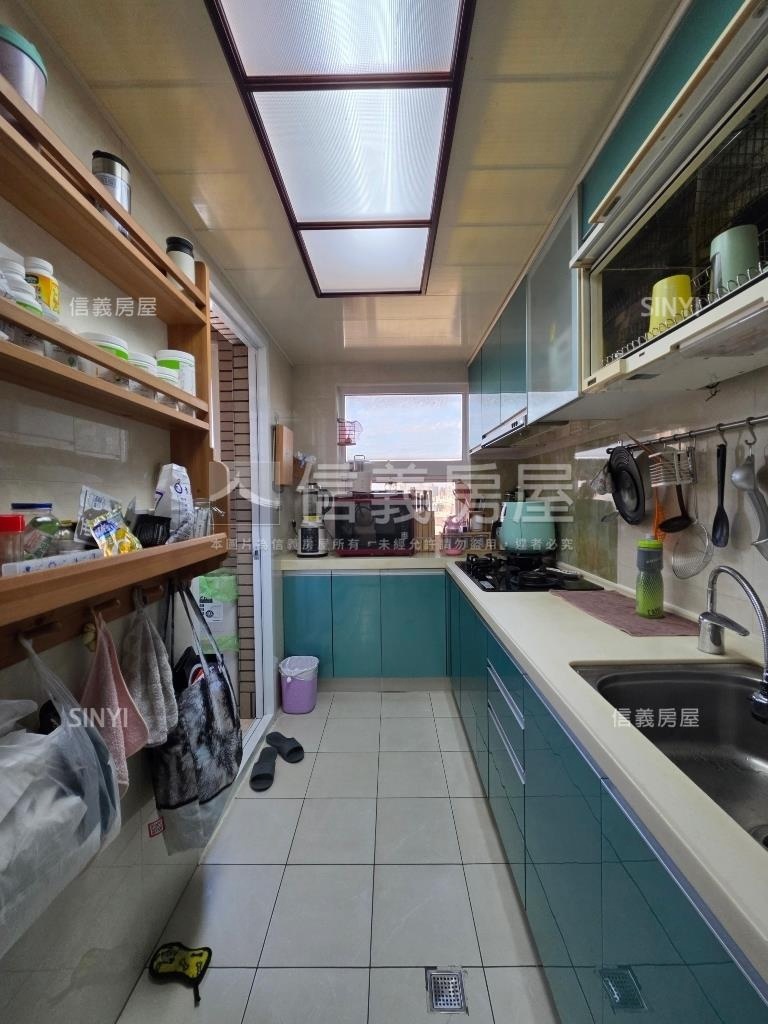 市區美學苑溫馨裝潢美三房房屋室內格局與周邊環境