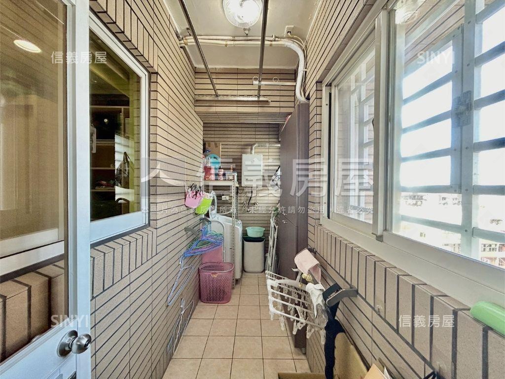 市區美學苑溫馨裝潢美三房房屋室內格局與周邊環境