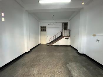 正臨雙十路邊間稀有金店面