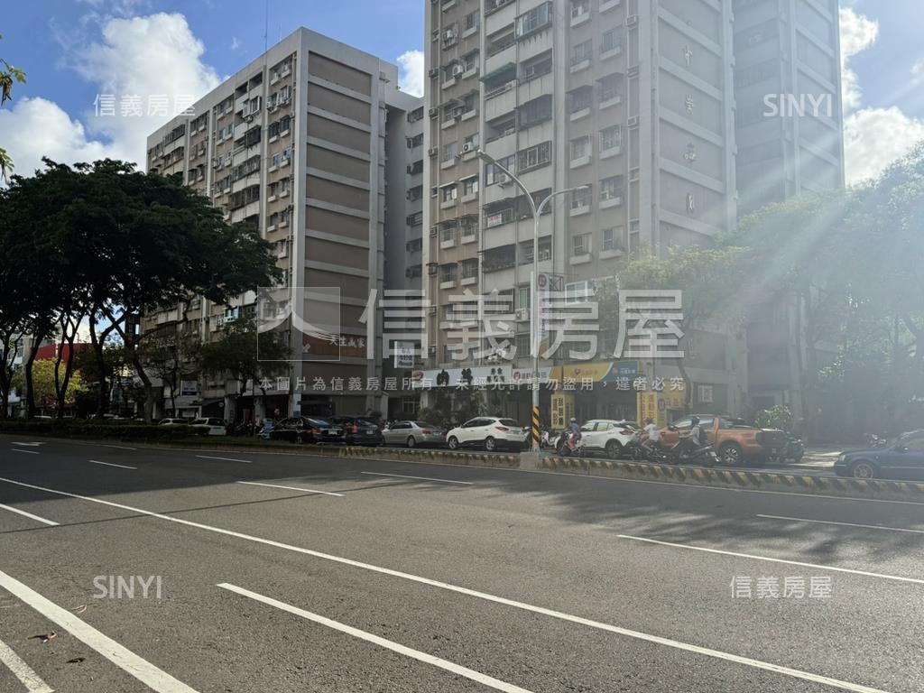林森路面寬約８．８米店面房屋室內格局與周邊環境