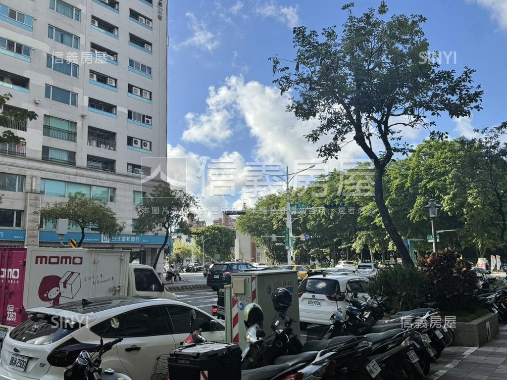 林森路面寬約８．８米店面房屋室內格局與周邊環境