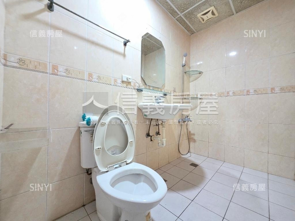 近仁愛醫院孝親房熱鬧透店房屋室內格局與周邊環境