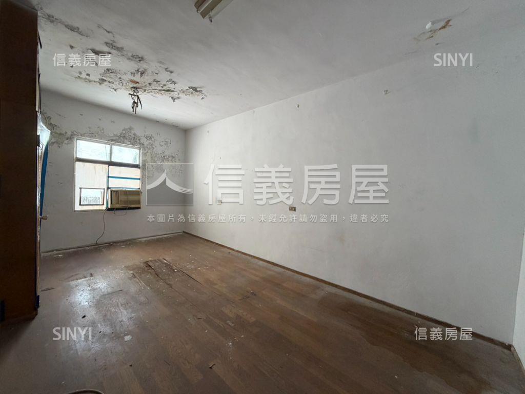 春日路大面寬透天店面房屋室內格局與周邊環境