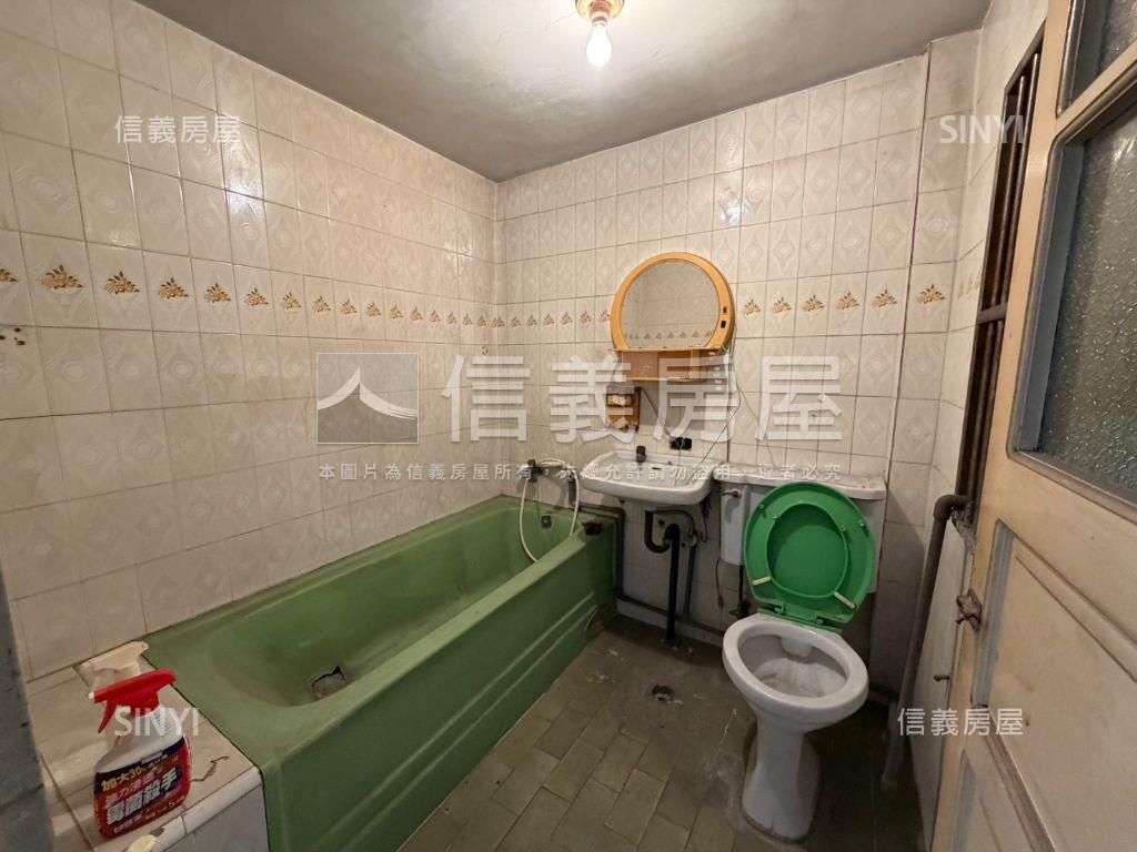 春日路大面寬透天店面房屋室內格局與周邊環境