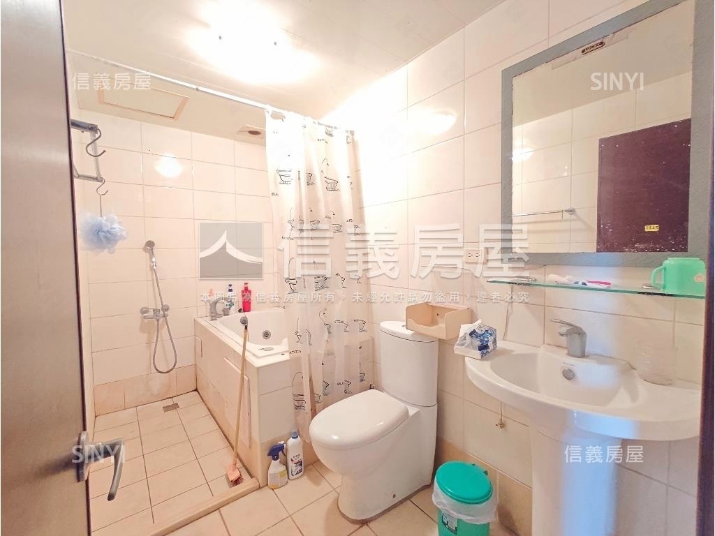 ６６快速道路四房車庫透天房屋室內格局與周邊環境