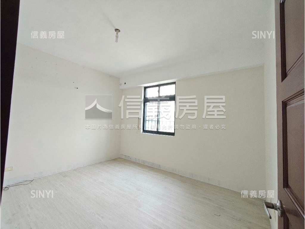 ６６快速道路四房車庫透天房屋室內格局與周邊環境