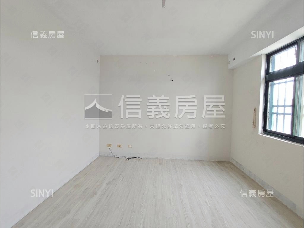 ６６快速道路四房車庫透天房屋室內格局與周邊環境