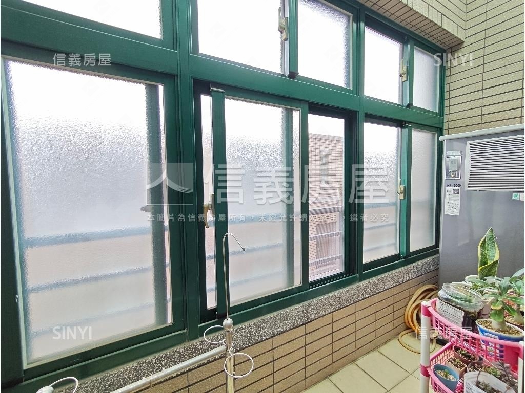 ６６快速道路四房車庫透天房屋室內格局與周邊環境