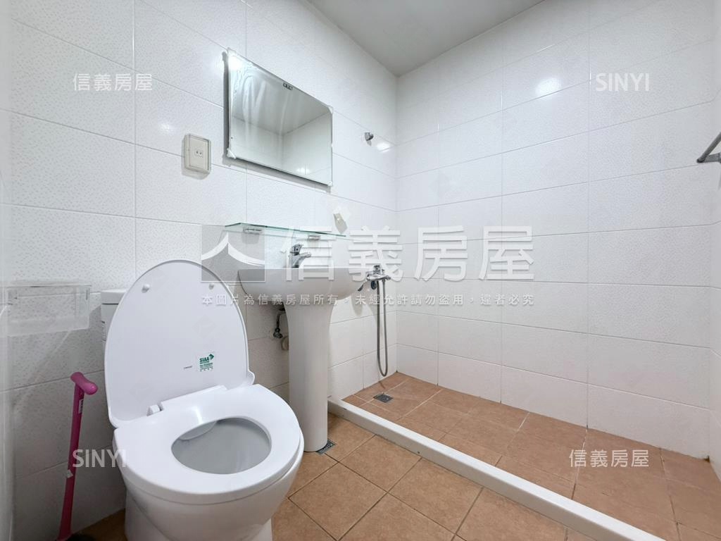 東區國泰崇善名園三房房屋室內格局與周邊環境