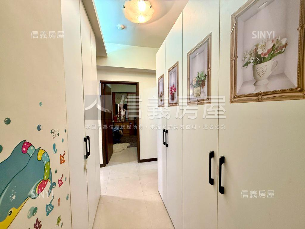 世紀皇家高樓四房Ｂ１車位房屋室內格局與周邊環境
