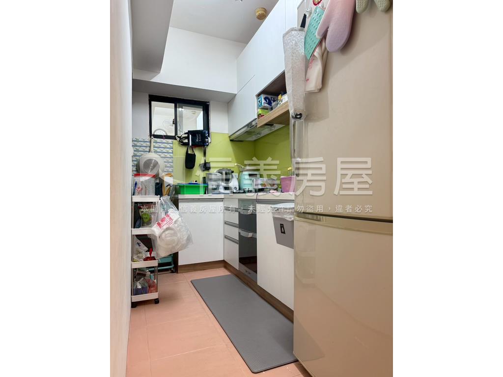 至尊天下三房平車房屋室內格局與周邊環境