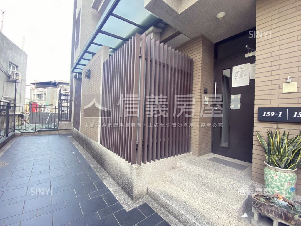 復興路２８間收租透套房屋室內格局與周邊環境