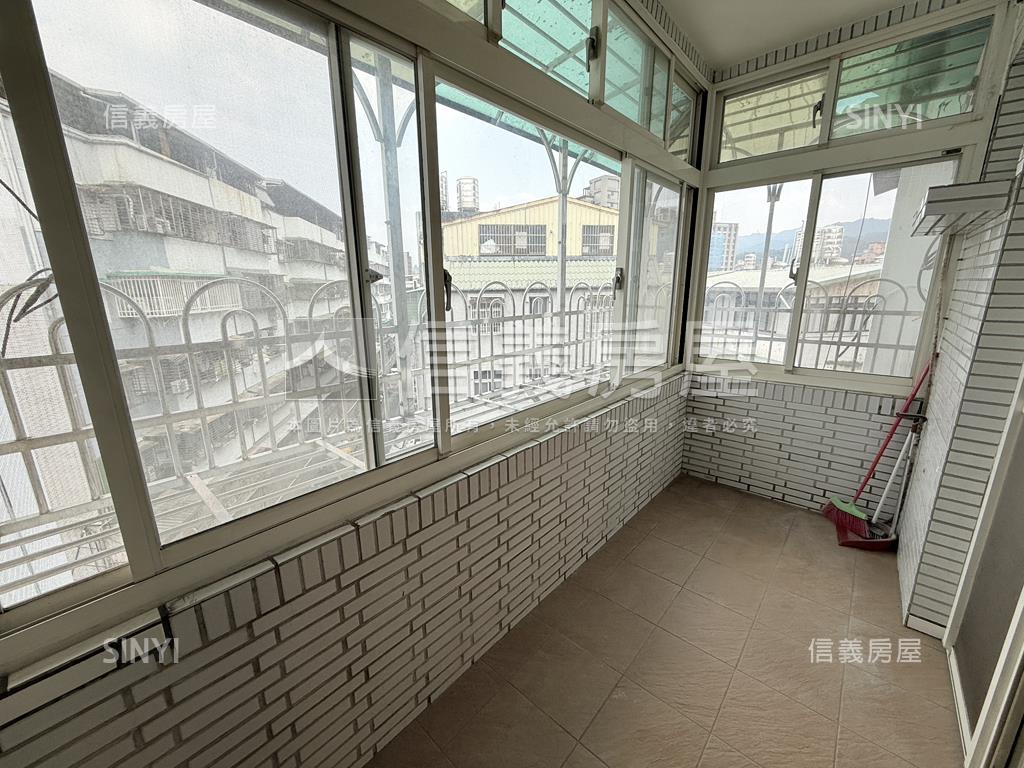 世外桃源明亮美宅房屋室內格局與周邊環境