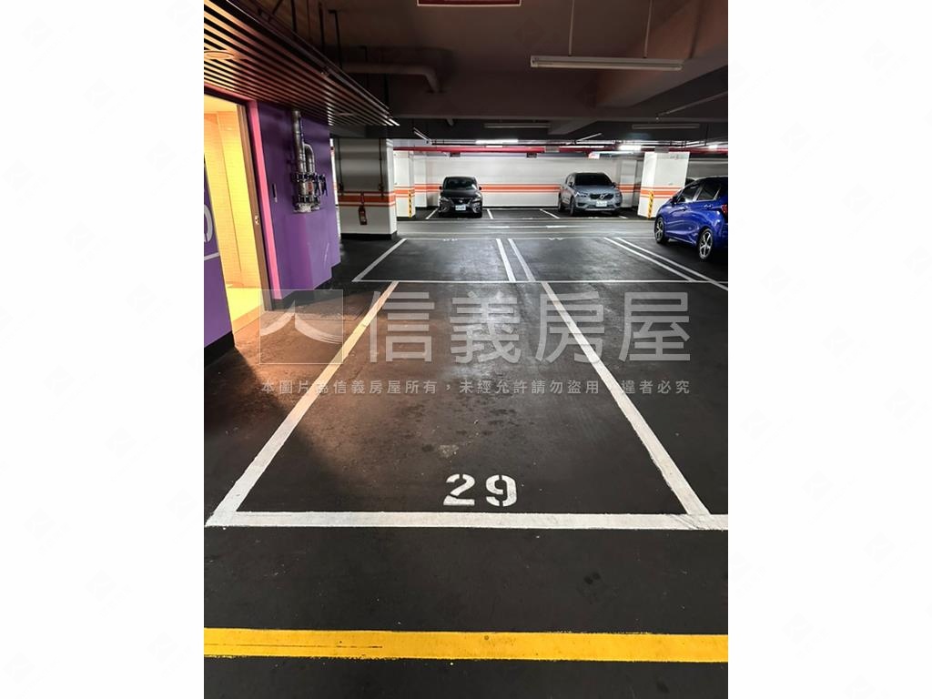 板橋北側次頂樓兩房車位房屋室內格局與周邊環境