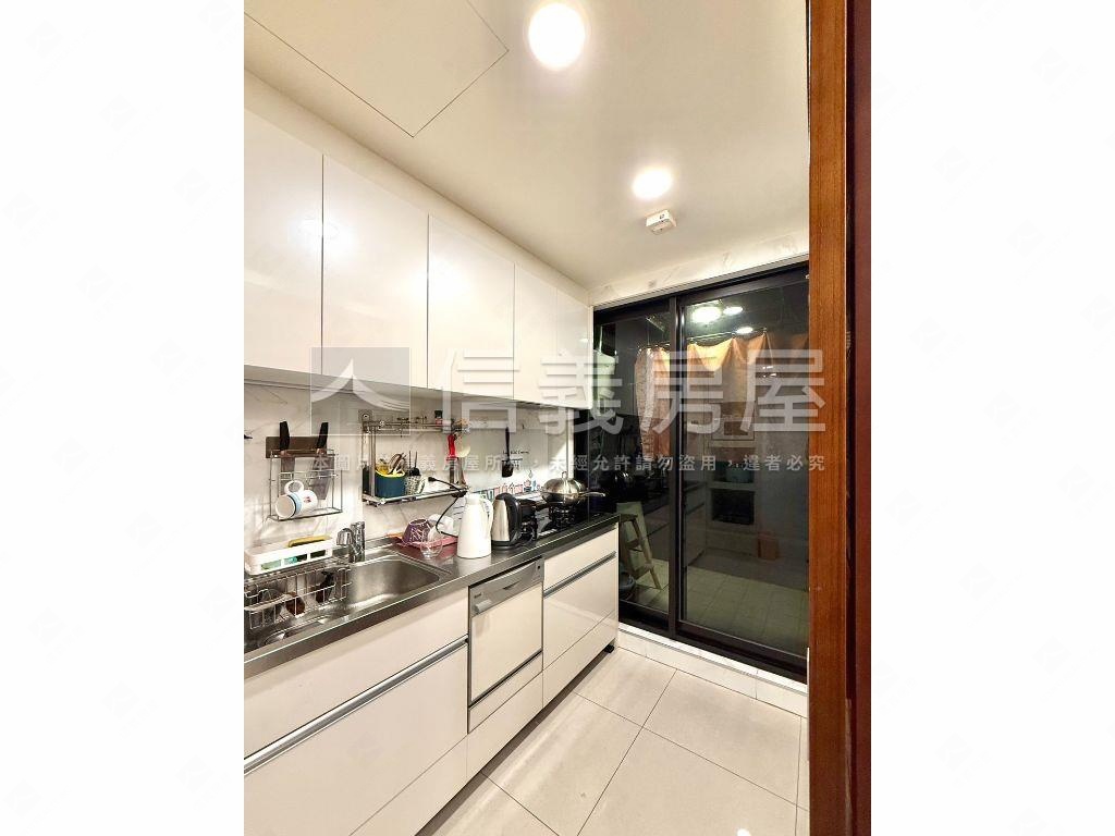 太子Ｗ近捷運精緻美屋房屋室內格局與周邊環境