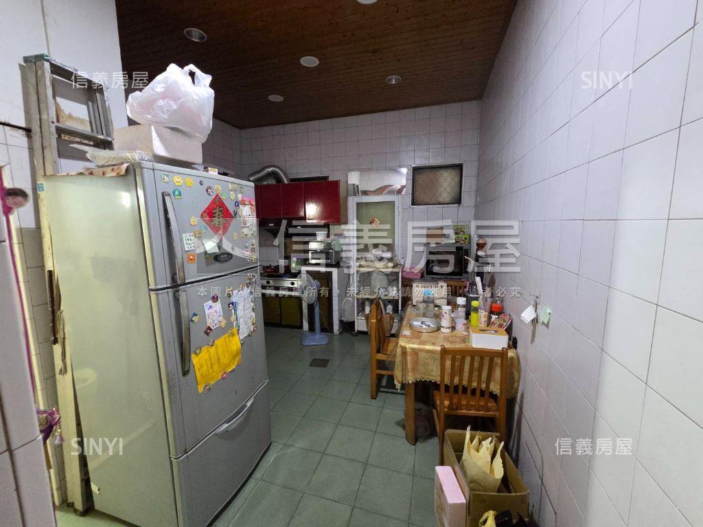 近大寮捷運優質透天房屋室內格局與周邊環境