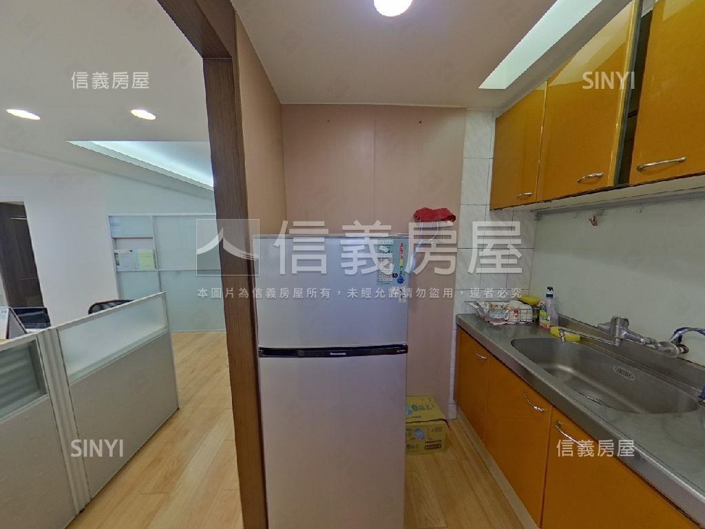 近萬隆站雙併住辦有車位房屋室內格局與周邊環境