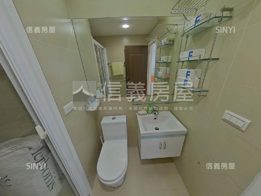 近萬隆站雙併住辦有車位房屋室內格局與周邊環境