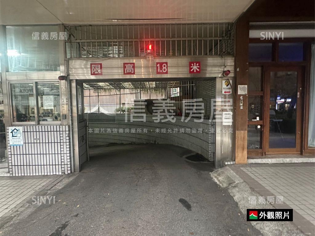 近萬隆站雙併住辦有車位房屋室內格局與周邊環境