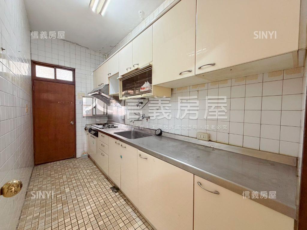 國泰四樓公寓房屋室內格局與周邊環境