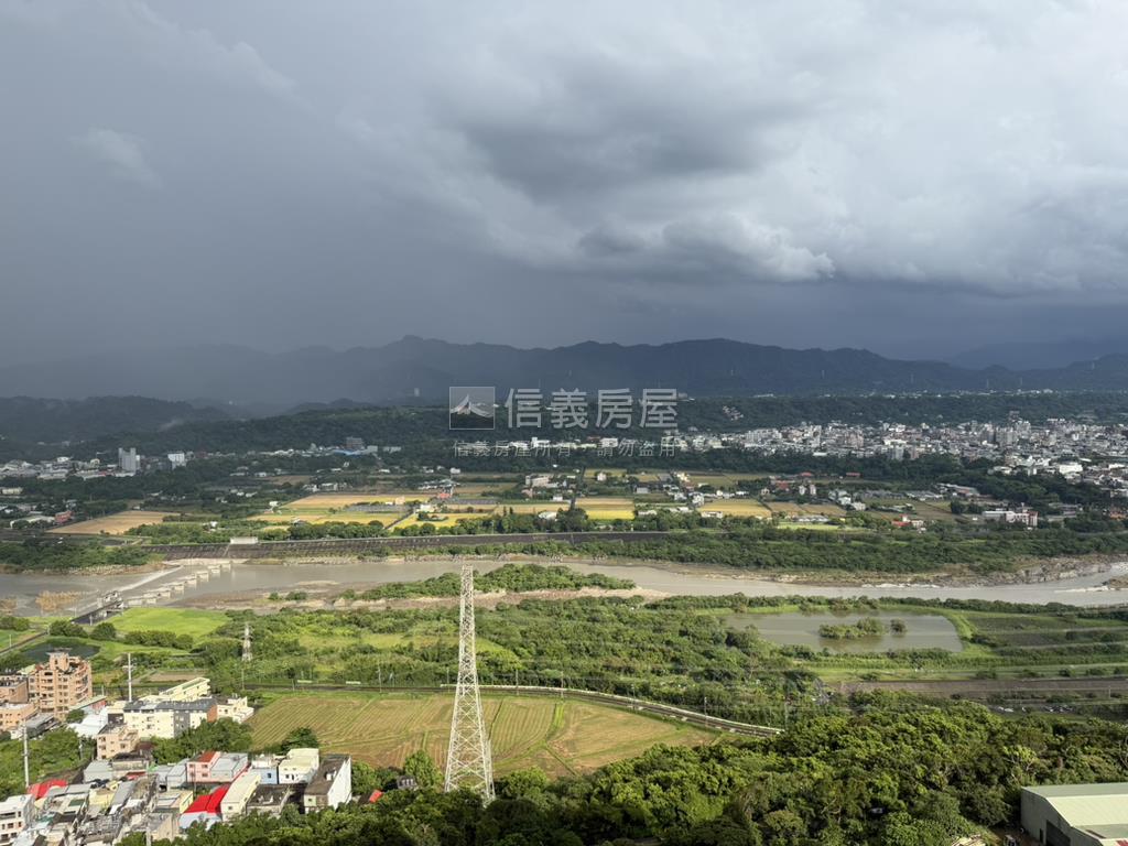 一覽山景！大溪地三房車位房屋室內格局與周邊環境
