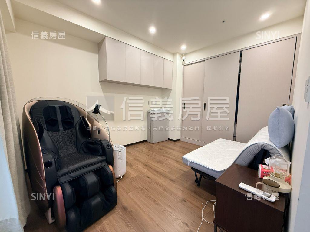 專任新碩華御朝南2房車位房屋室內格局與周邊環境