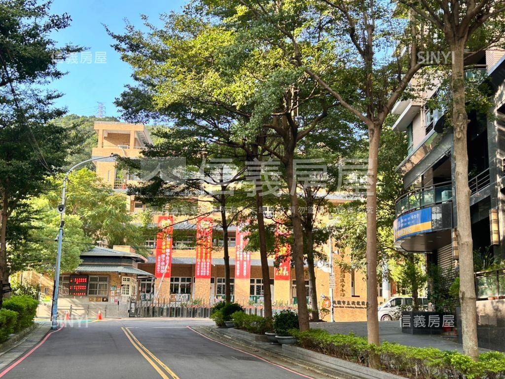 龍鳳一品花園店面房屋室內格局與周邊環境