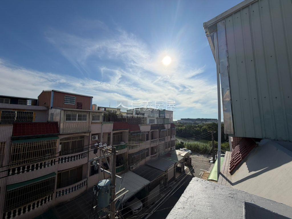自由天地前院空間大美透天房屋室內格局與周邊環境