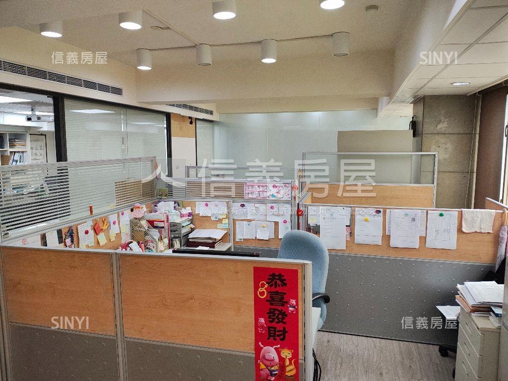 面中山北路邊間辦公房屋室內格局與周邊環境