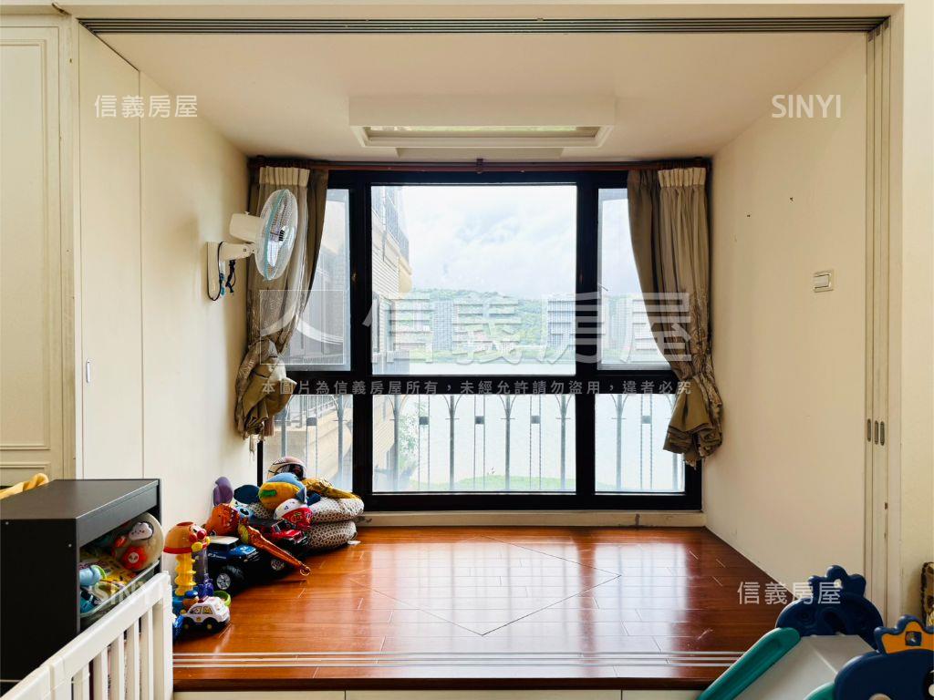 萊茵水岸河景三房車位房屋室內格局與周邊環境