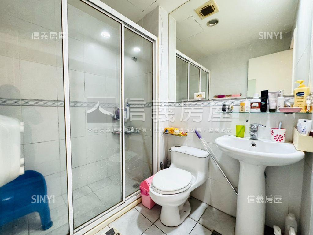 萊茵水岸河景三房車位房屋室內格局與周邊環境