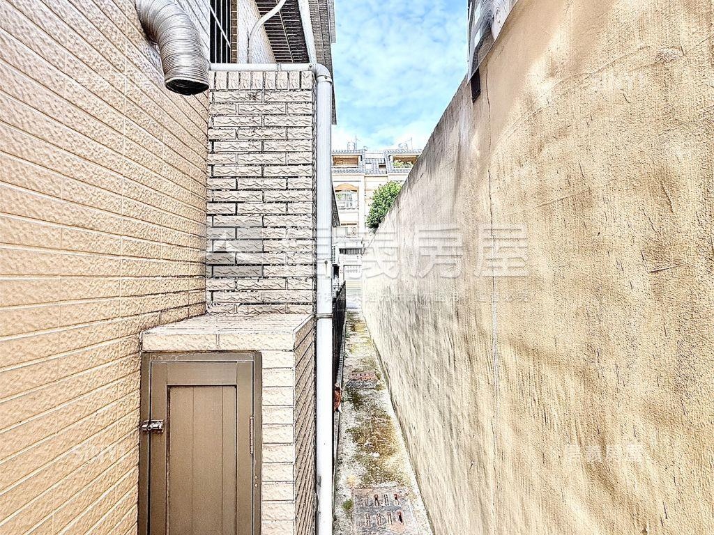 高昌正街大地坪採光車墅房屋室內格局與周邊環境