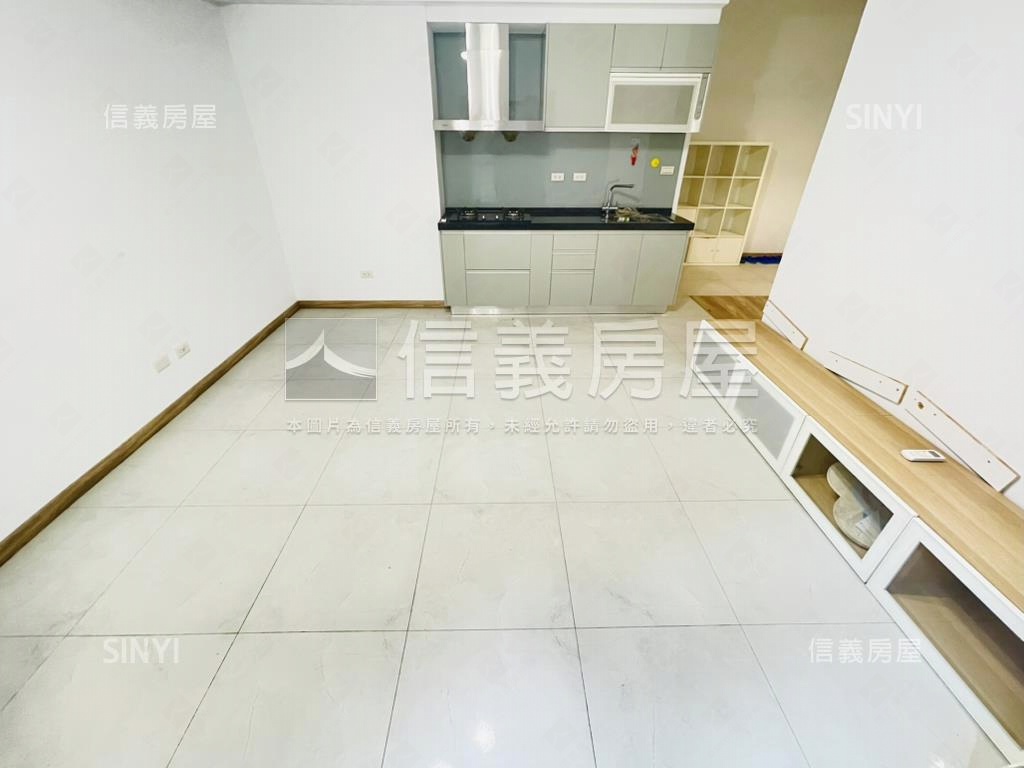 捷運後棟挑高戀戀美宅房屋室內格局與周邊環境