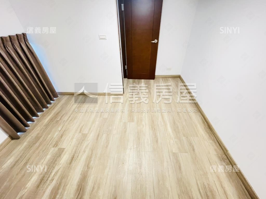 捷運後棟挑高戀戀美宅房屋室內格局與周邊環境