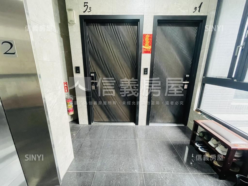 捷運後棟挑高戀戀美宅房屋室內格局與周邊環境