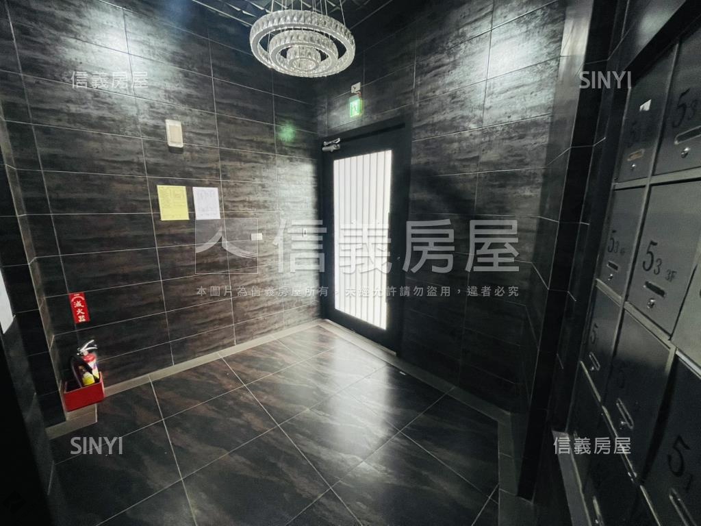 捷運後棟挑高戀戀美宅房屋室內格局與周邊環境