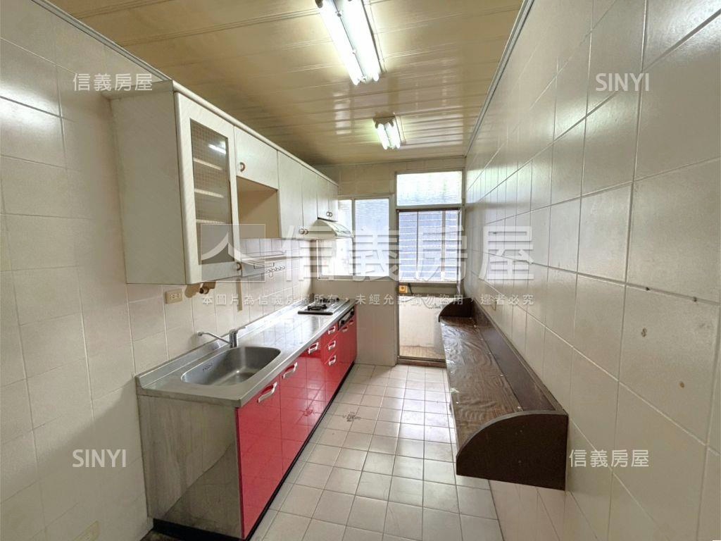 忠順商圈邊間獨戶三房房屋室內格局與周邊環境