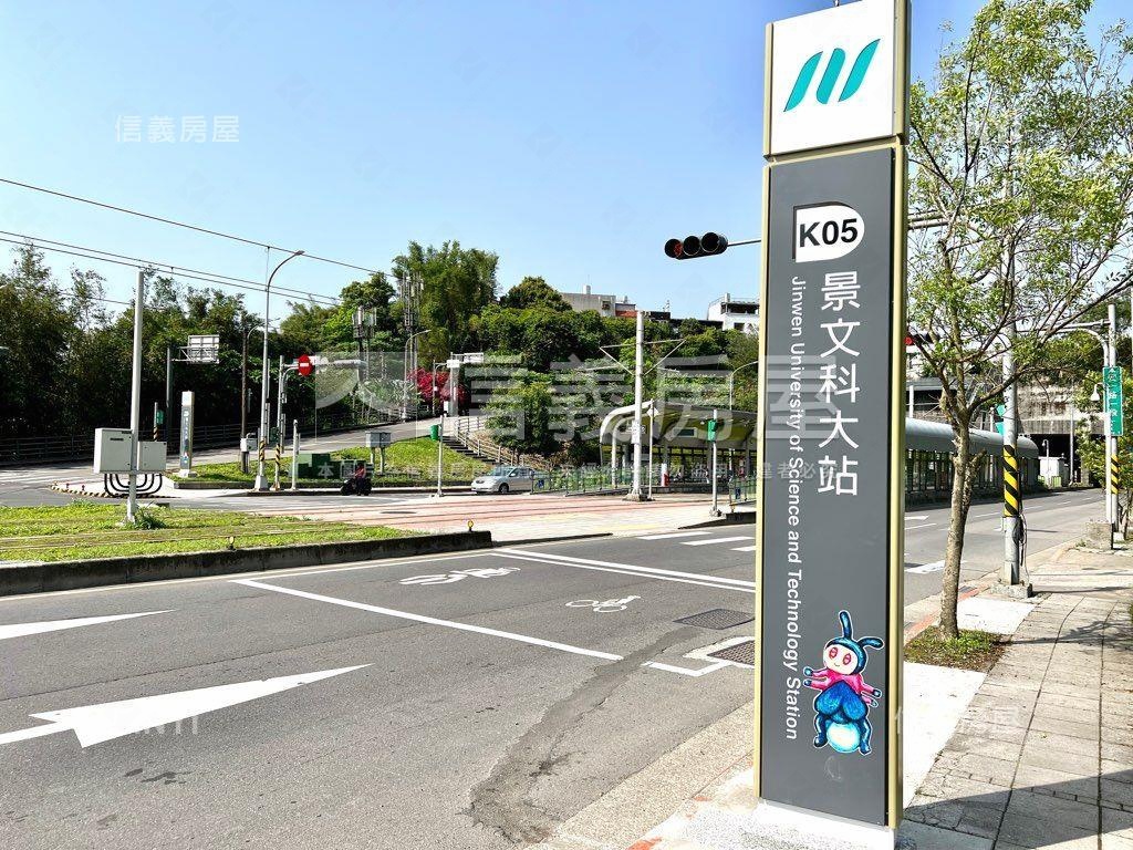 安居乙鋼骨４房附坡平車位房屋室內格局與周邊環境