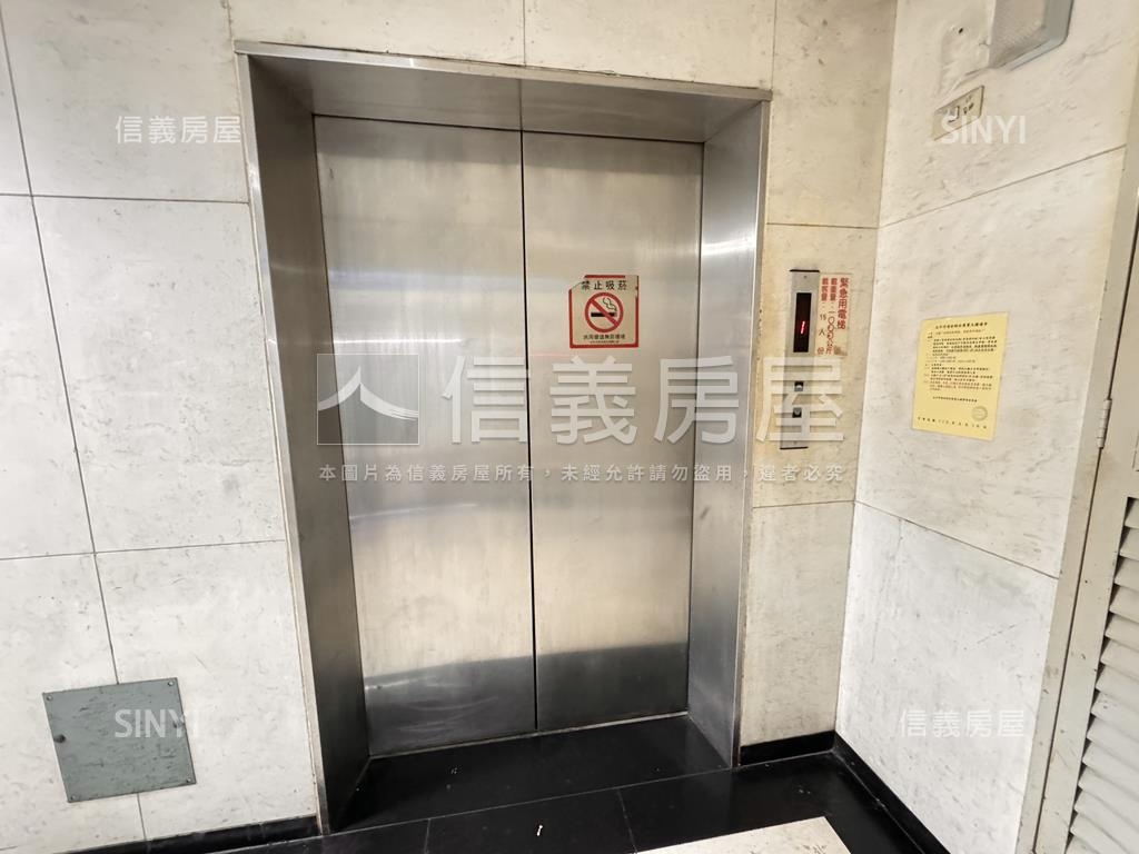 北市忠孝復興金店面房屋室內格局與周邊環境