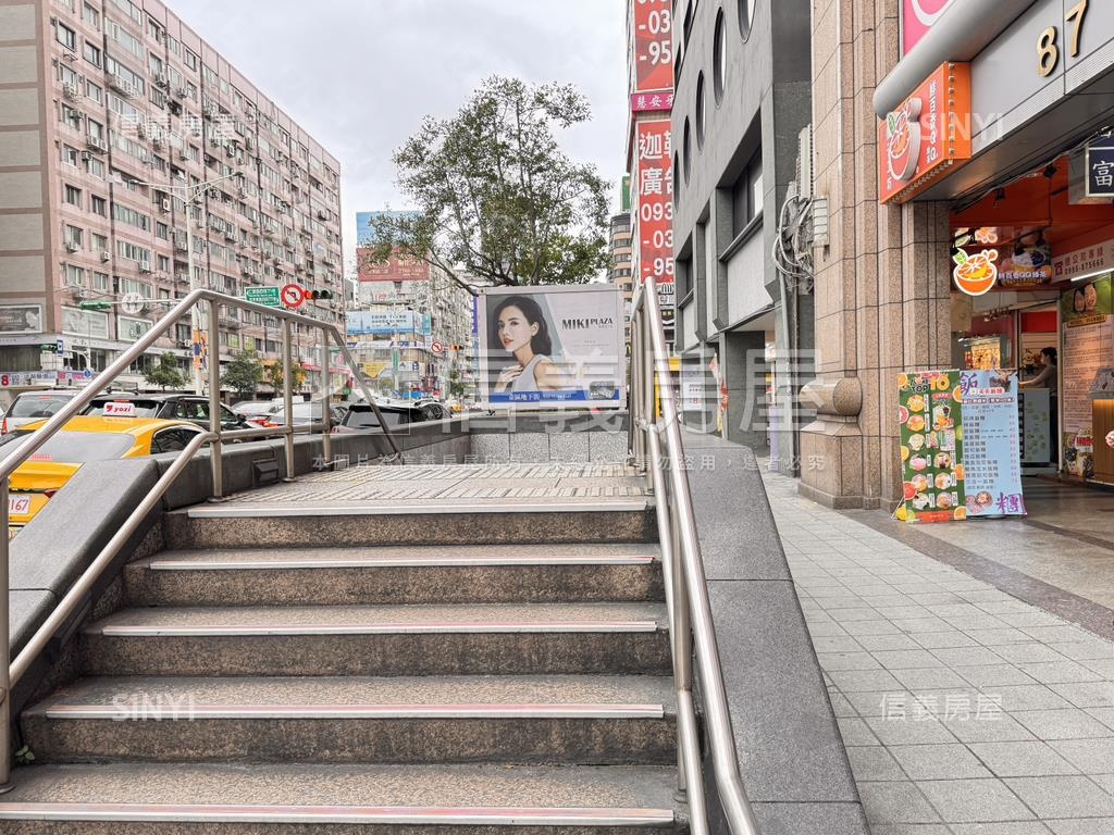 北市忠孝復興金店面房屋室內格局與周邊環境