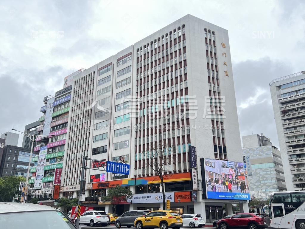 北市忠孝復興金店面房屋室內格局與周邊環境
