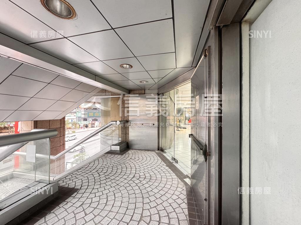 北市忠孝復興金店面房屋室內格局與周邊環境