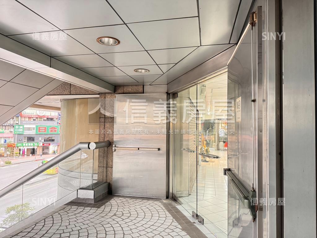 北市忠孝復興金店面房屋室內格局與周邊環境